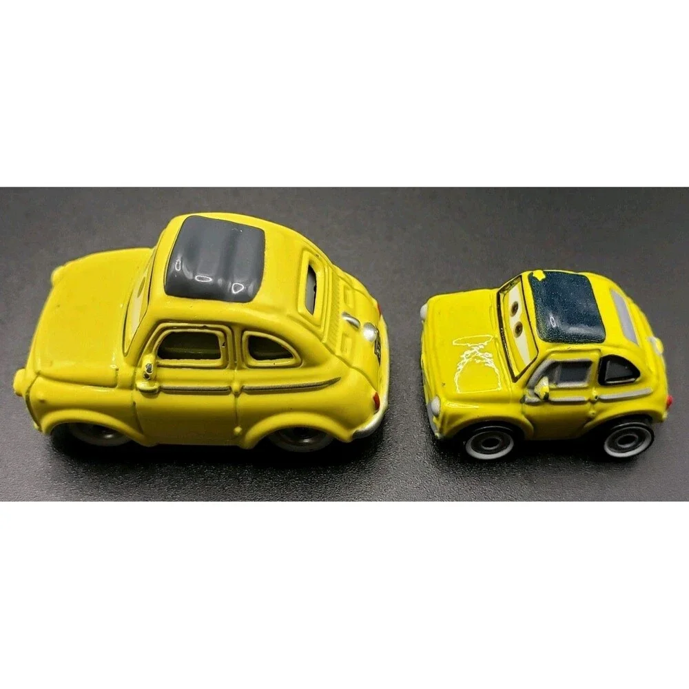 Disney / Pixar / Mattel / Cars Yellow Luigi Die-cast Scale 1:55 And Mini-Racer!!